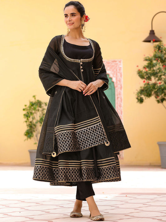 GILLORI Embroidered Gotta Patti Chanderi Cotton Kurta With Trousers & Dupatta & Jacket