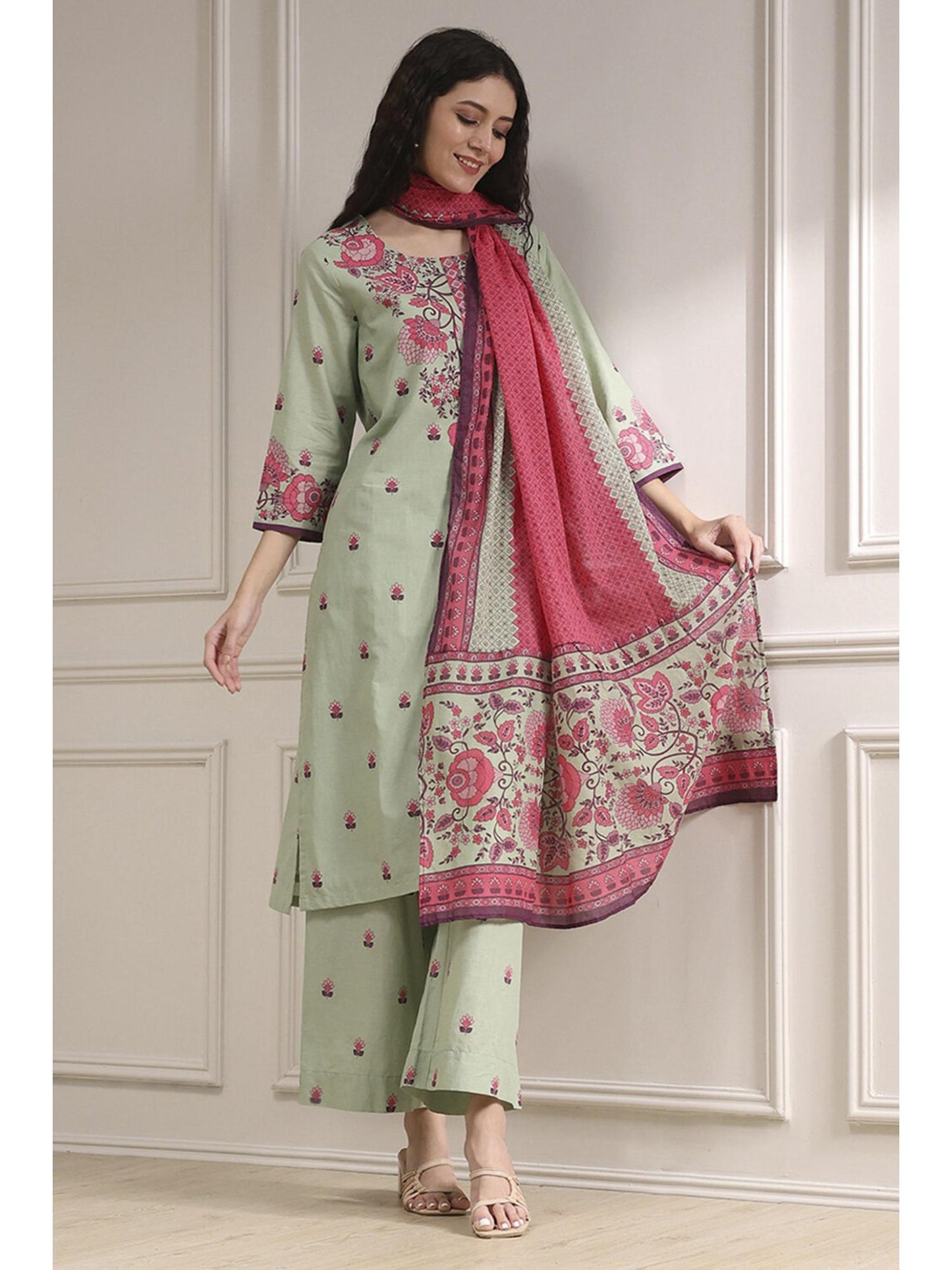 Women Green Cotton Floral Kurta with Pant &amp; Dupatta