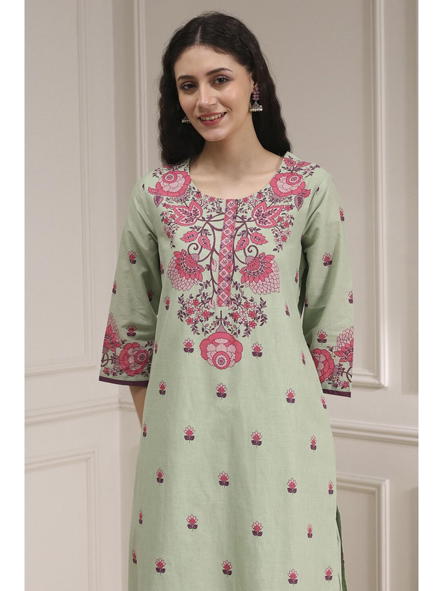 Women Green Cotton Floral Kurta with Pant &amp; Dupatta