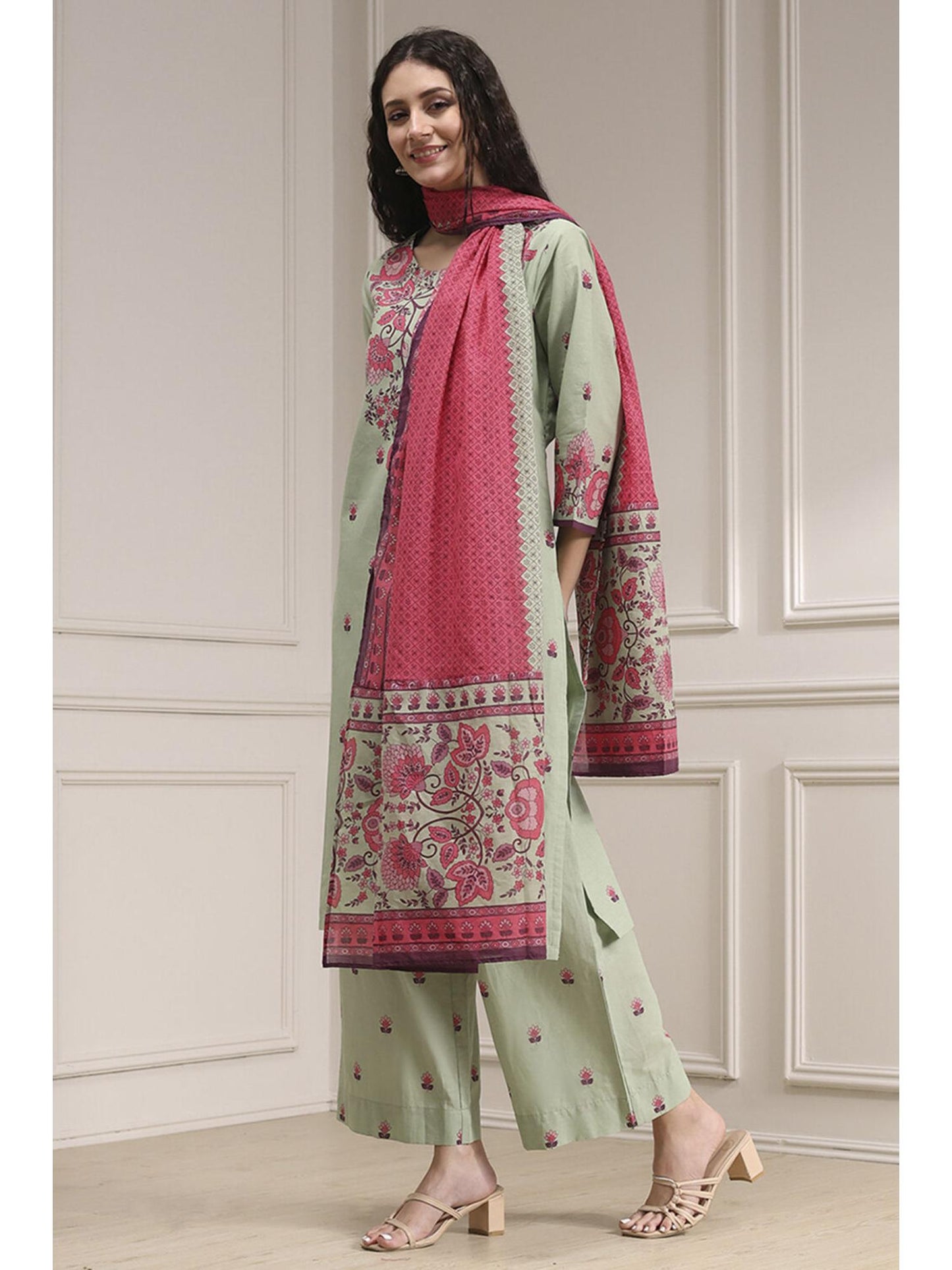 Women Green Cotton Floral Kurta with Pant &amp; Dupatta