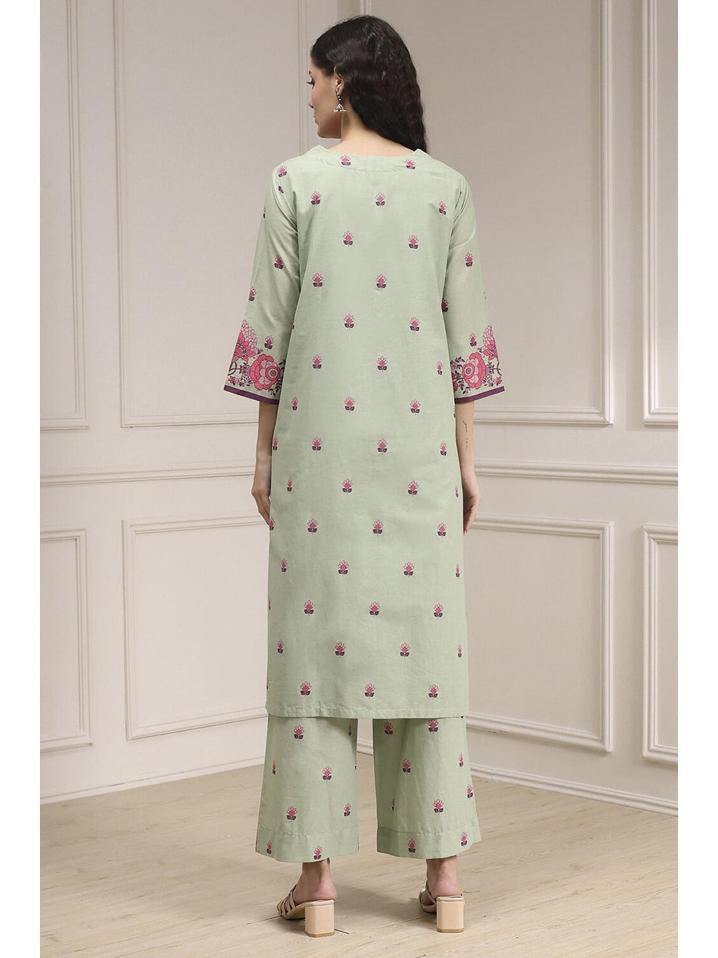 Women Green Cotton Floral Kurta with Pant &amp; Dupatta