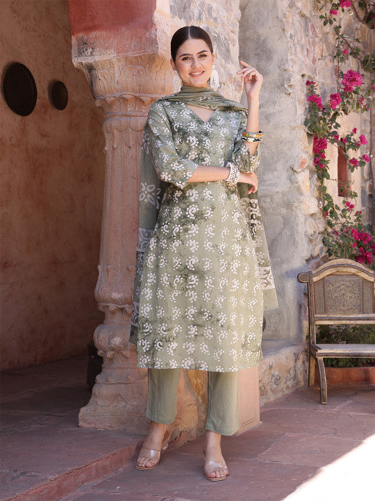 Taavi Ethnic Motifs Batik Printed Straight Kurta with Trouser & Dupatta