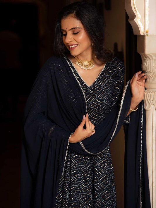 Calmna Women Bandhani Printed V Neck Gotta Patti Kurta with Trousers & Dupatta