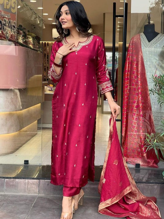 AARIV FASHION Women Ethnic Motifs Straight Kurta