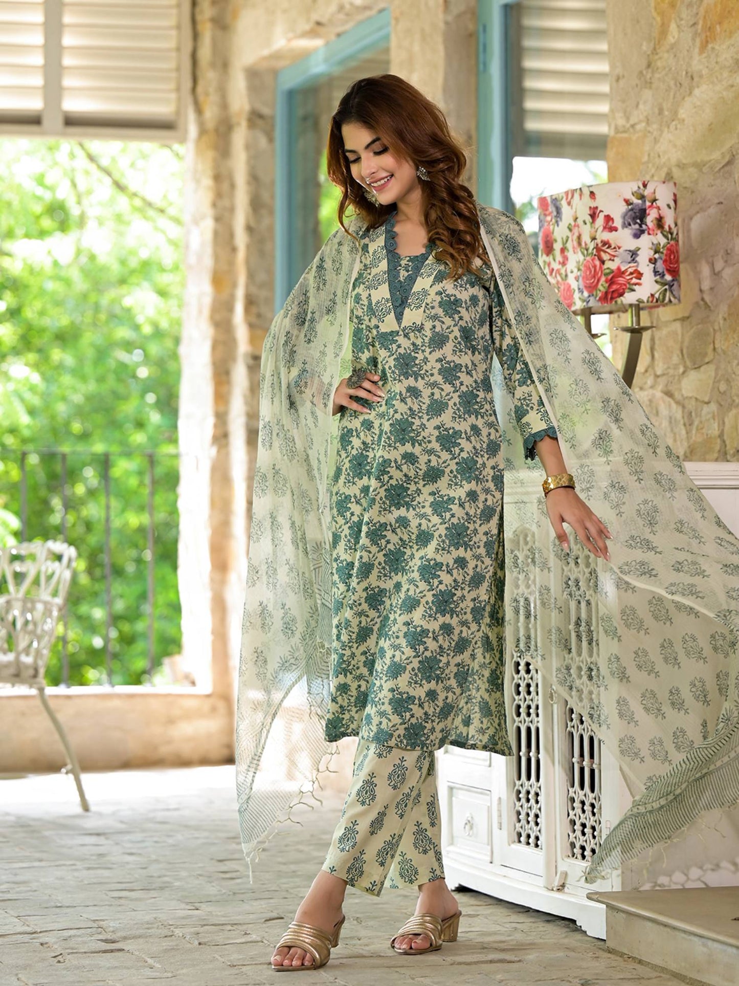 Women Green Floral Printed Pure Cotton Kurta with Pant and Dupatta (Set of 3)
