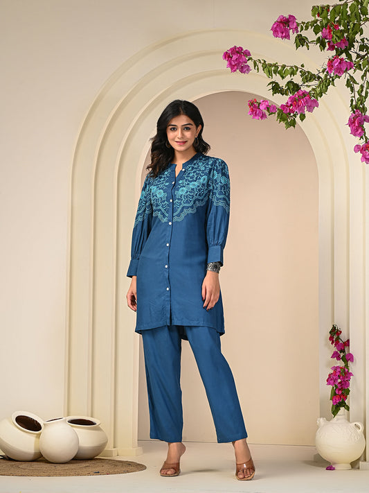 Women Turquoise Cotton Blend Embroidered Co-Ord (Set of 2)