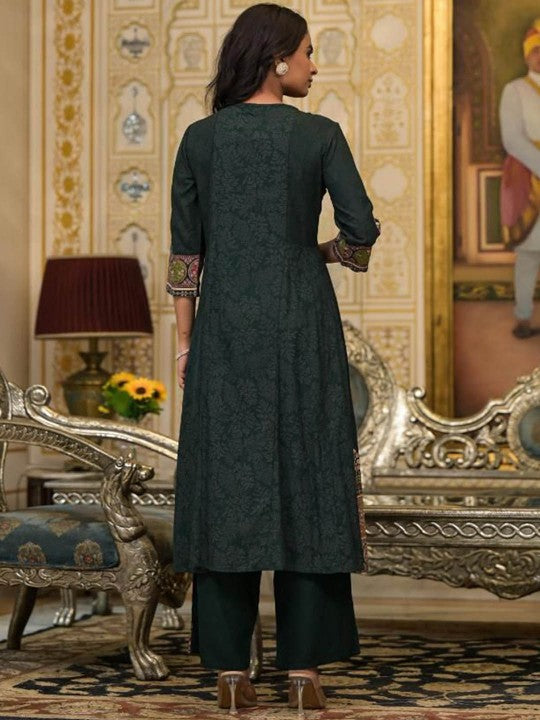 Aralia Women Floral Embroidered Kurta