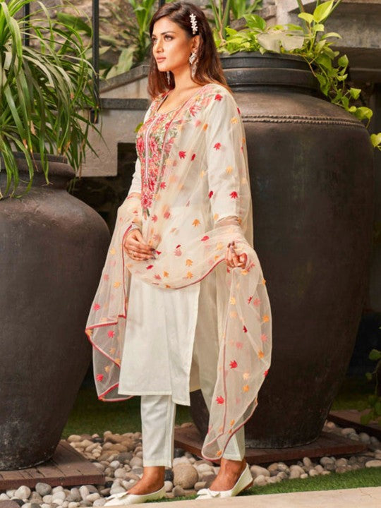 Storebrite Floral Embroidered Round Neck Straight Kurta With Trousers & Dupatta