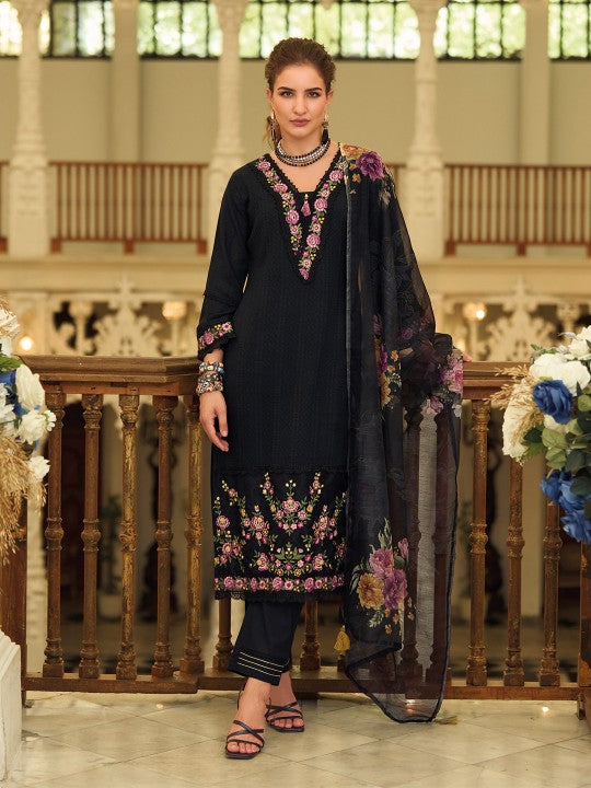 Varanga Women Floral Embroidered Cotton Kurta