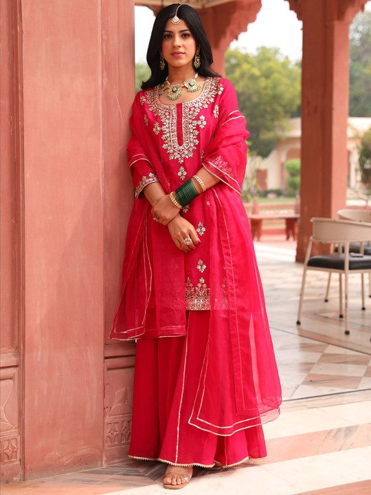 The Front Row Women Floral Embroidered Silk Kurti