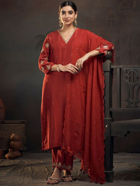 HIRIKA&DHRUTI Women Embroidered Chanderi Silk Kurta