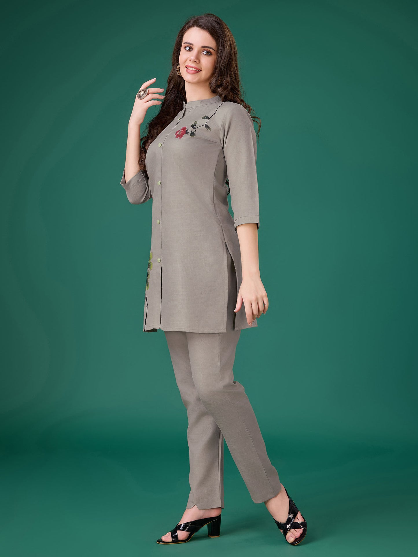 Women Grey Linen Floral Print Causal Co-Ord (Set of 2)