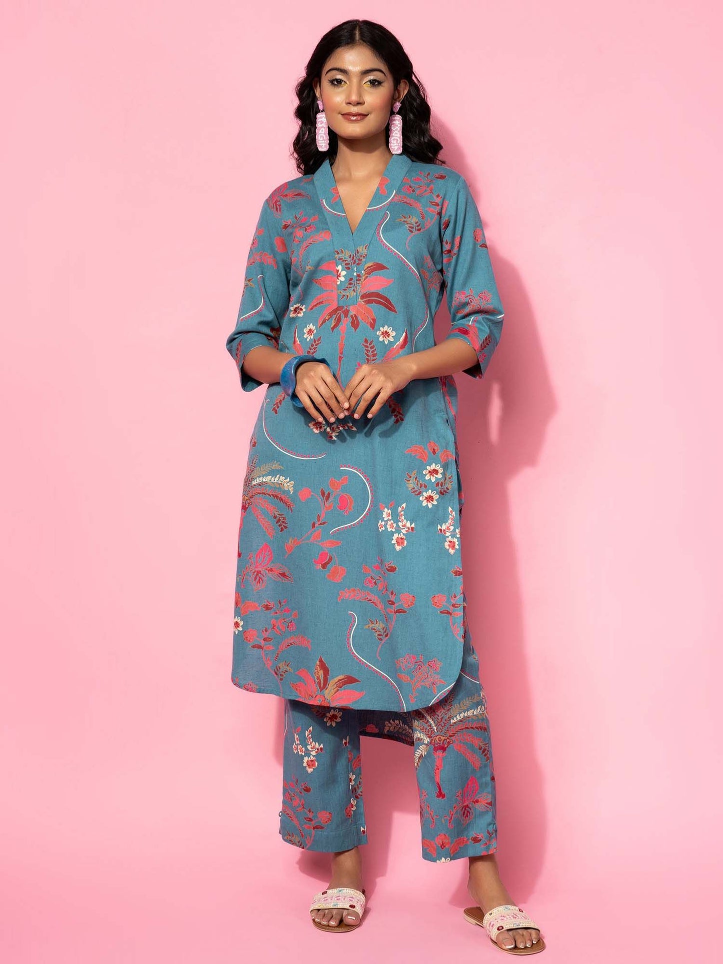 Blue Floral Printed Straight Kurta with Pant (Set of 2)