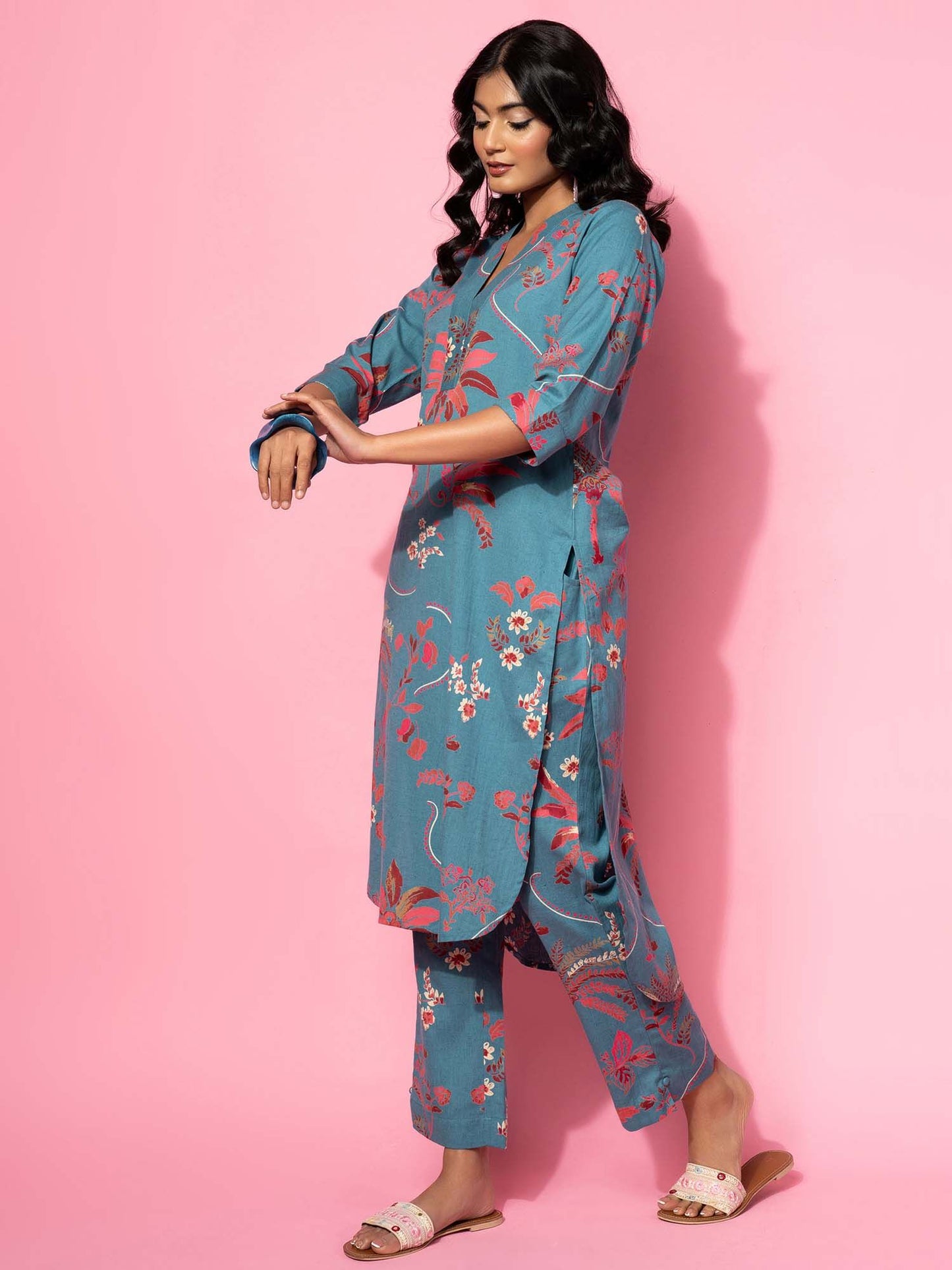 Blue Floral Printed Straight Kurta with Pant (Set of 2)