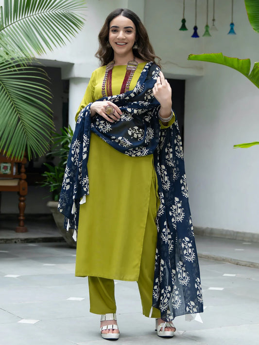 Kurta With Indigo Dupatta (Set of 3)