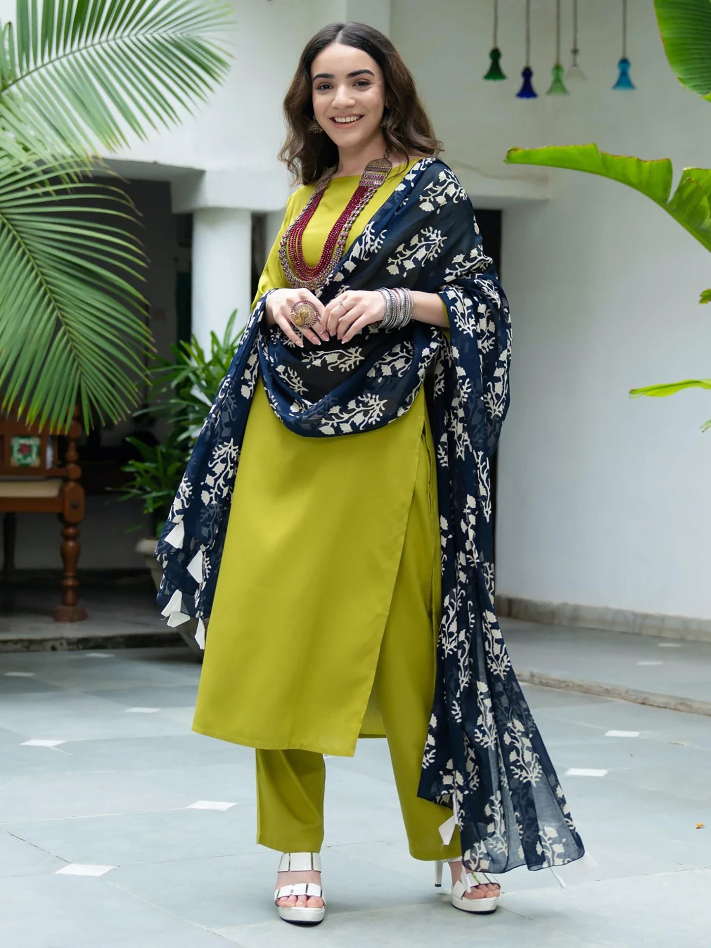 Kurta With Indigo Dupatta (Set of 3)