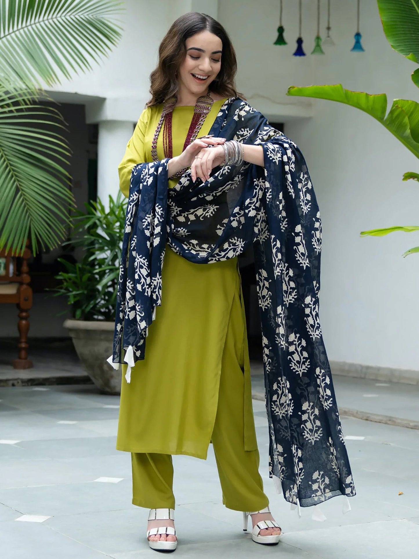 Kurta With Indigo Dupatta (Set of 3)