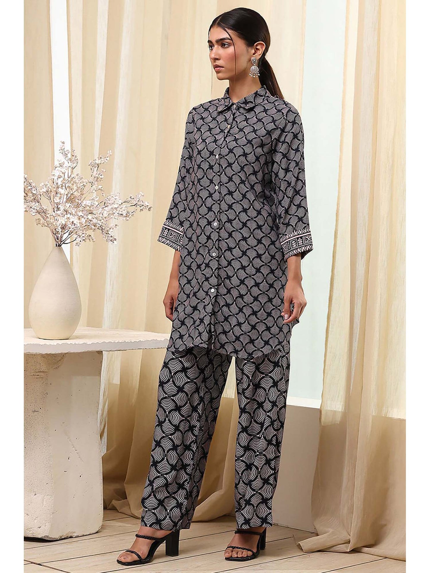Women Black Viscose Rayon Straight Co-Ord (Set of 2)