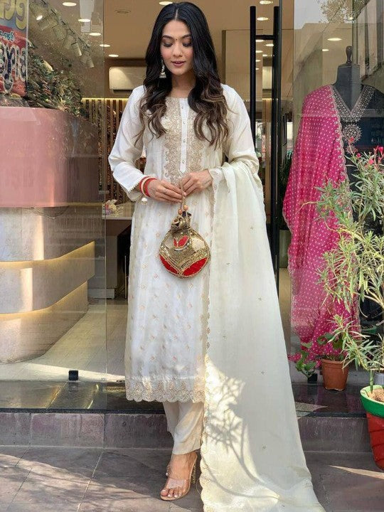 ASCIIBLUES Women Floral Embroidered Regular Sequinned Kurta with Trousers & With Dupatta