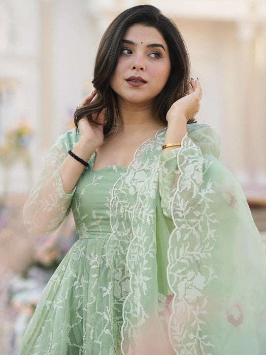 Vama Heritage Floral Embroidered Regular Thread Work Organza Kurta With Trousers & Dupatta