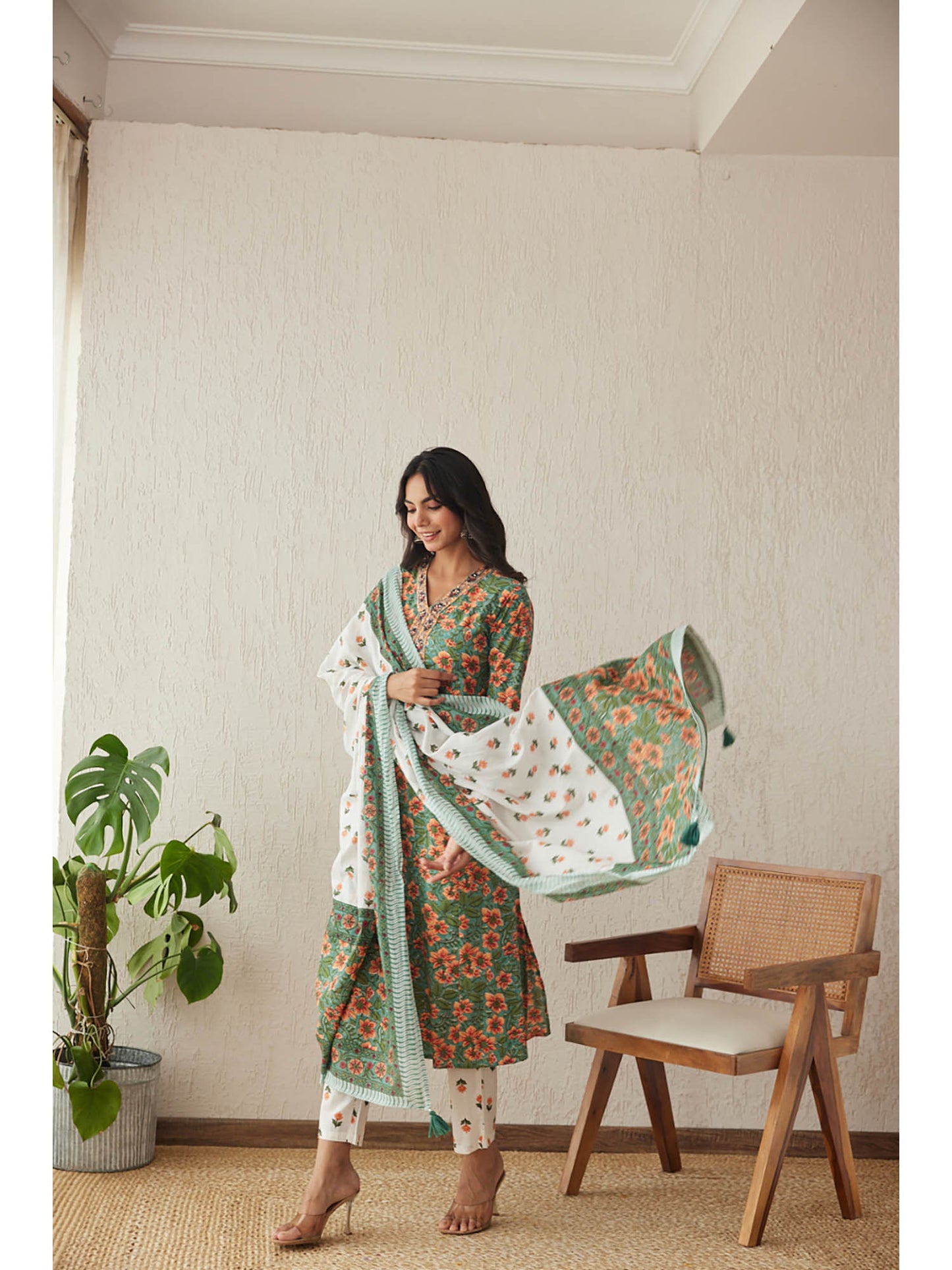 Women Green Floral Kurta with Pant and Dupatta