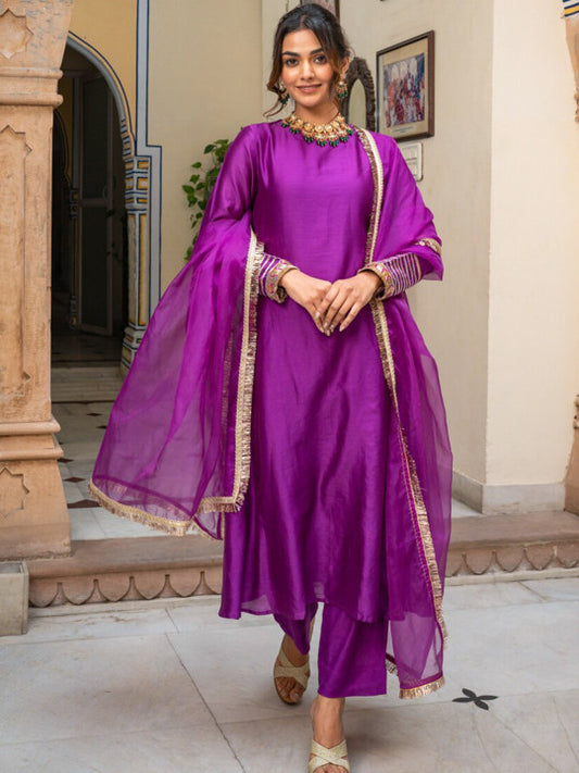 Ambraee Regular Chanderi Silk Kurta With Trousers & Dupatta
