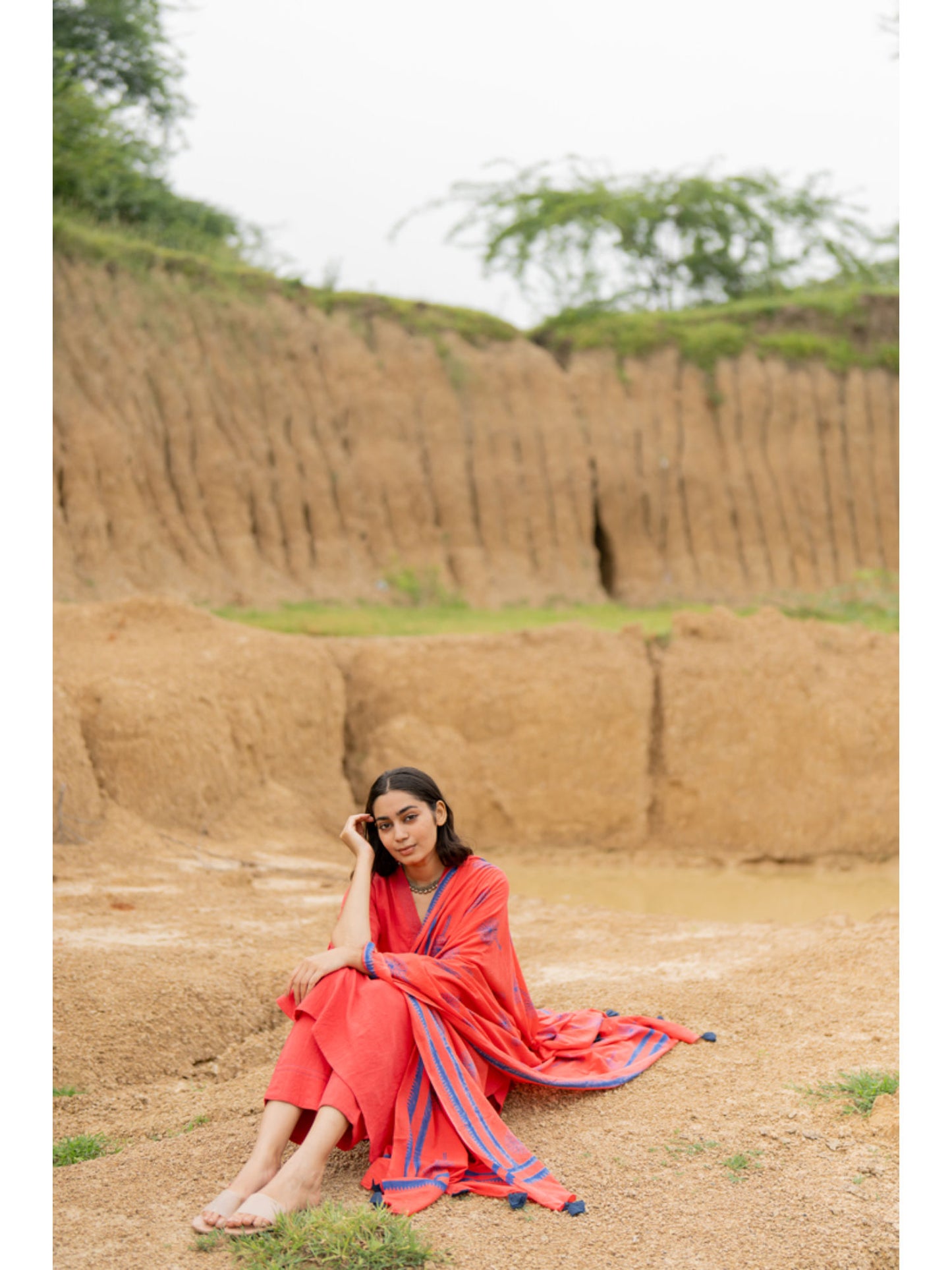 Coral Red Kurta with Pant (Set of 2)