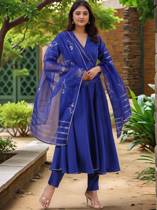 Aaghnya Women Solid Kurta