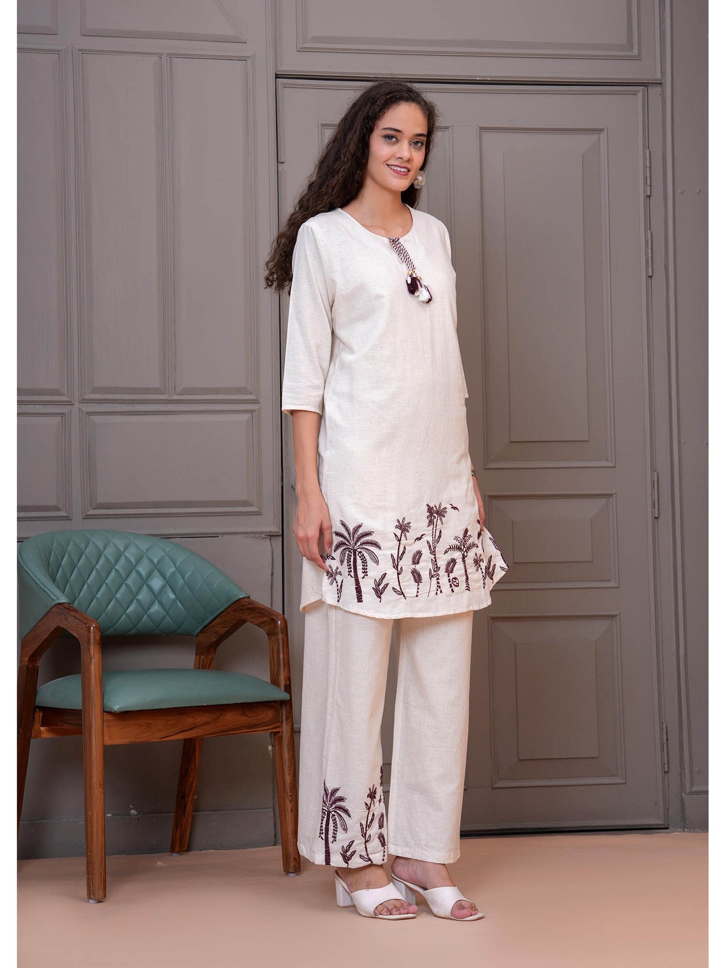 Women Trendy Cotton Flex Embroidery Co-Ordset (Set of 2)