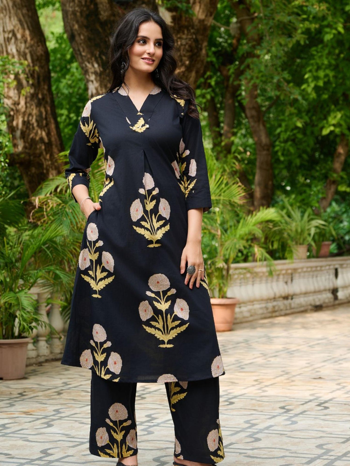 Women Black Cotton Blend Floral Co-Ord Set