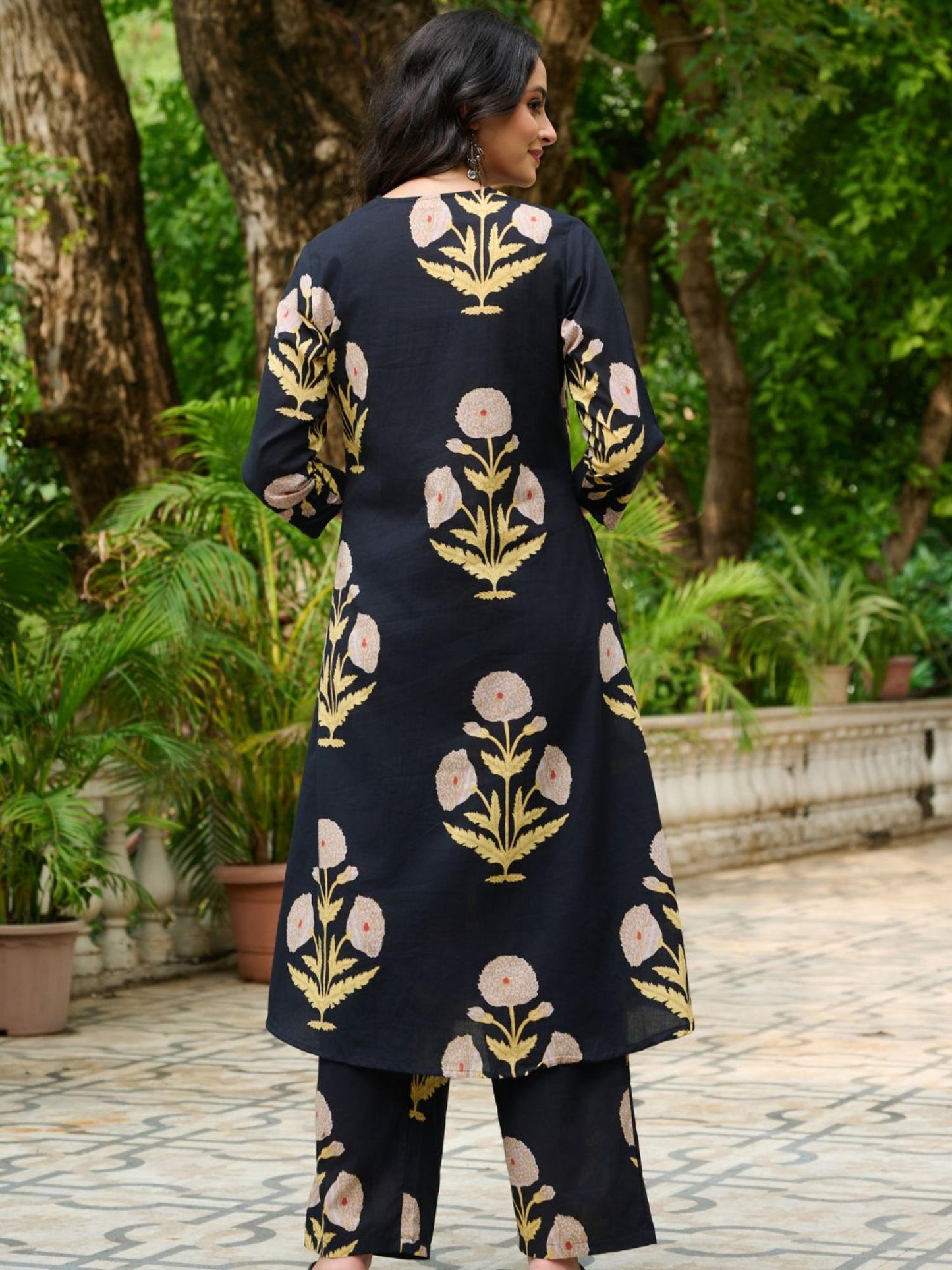Women Black Cotton Blend Floral Co-Ord Set