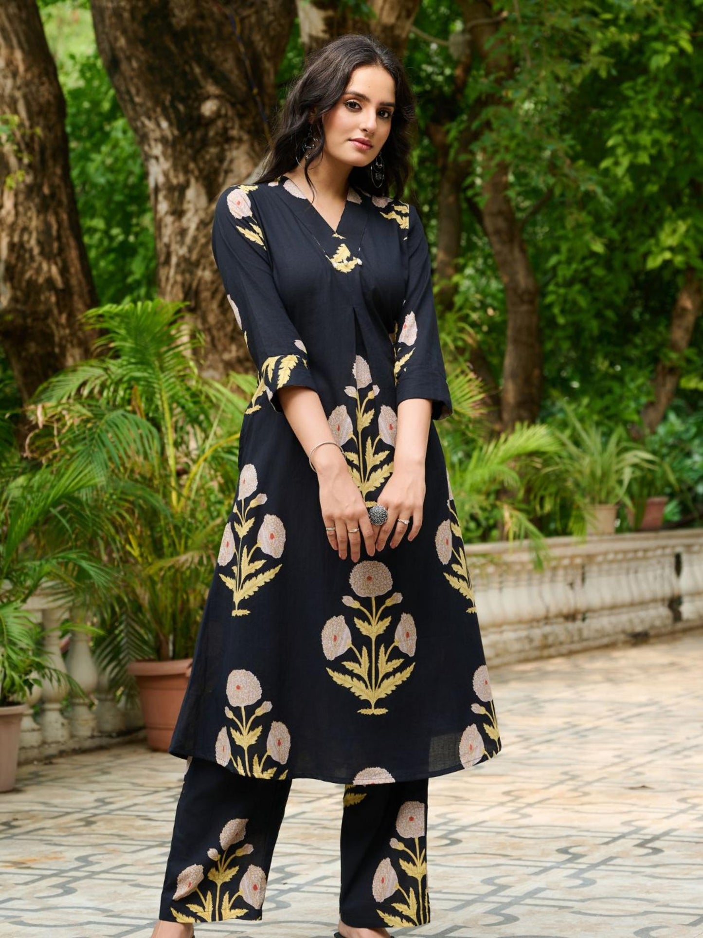 Women Black Cotton Blend Floral Co-Ord Set