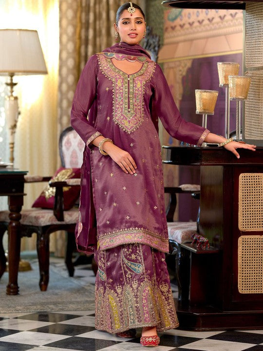 Indo Era Floral Embroidered Sequinned Straight Kurta