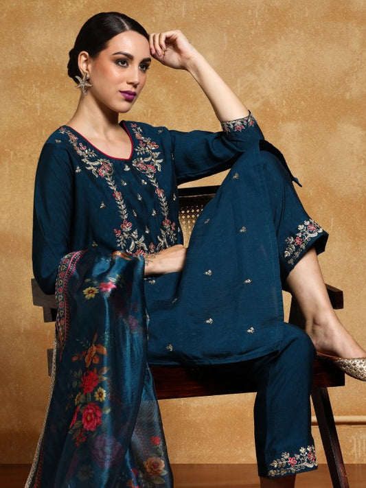 Varanga Women Floral Embroidered Regular Kurta
