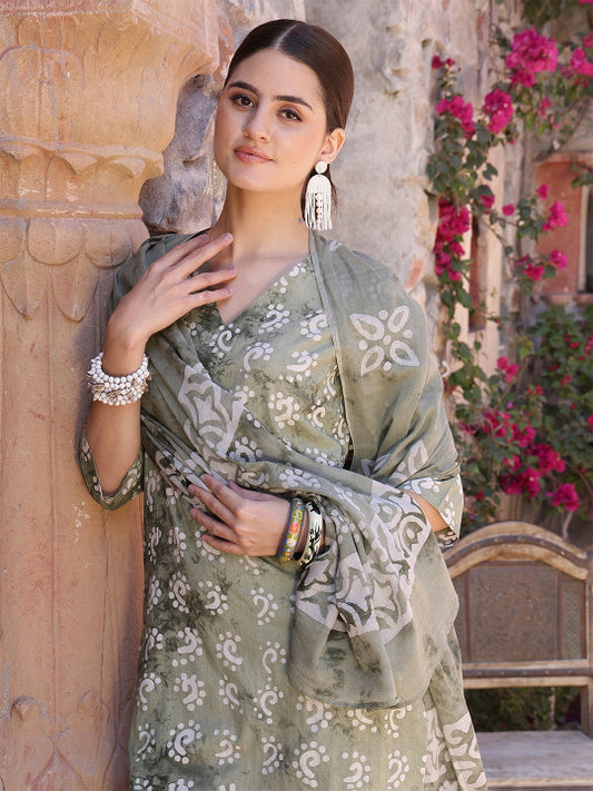 Taavi Ethnic Motifs Batik Printed Straight Kurta with Trouser & Dupatta