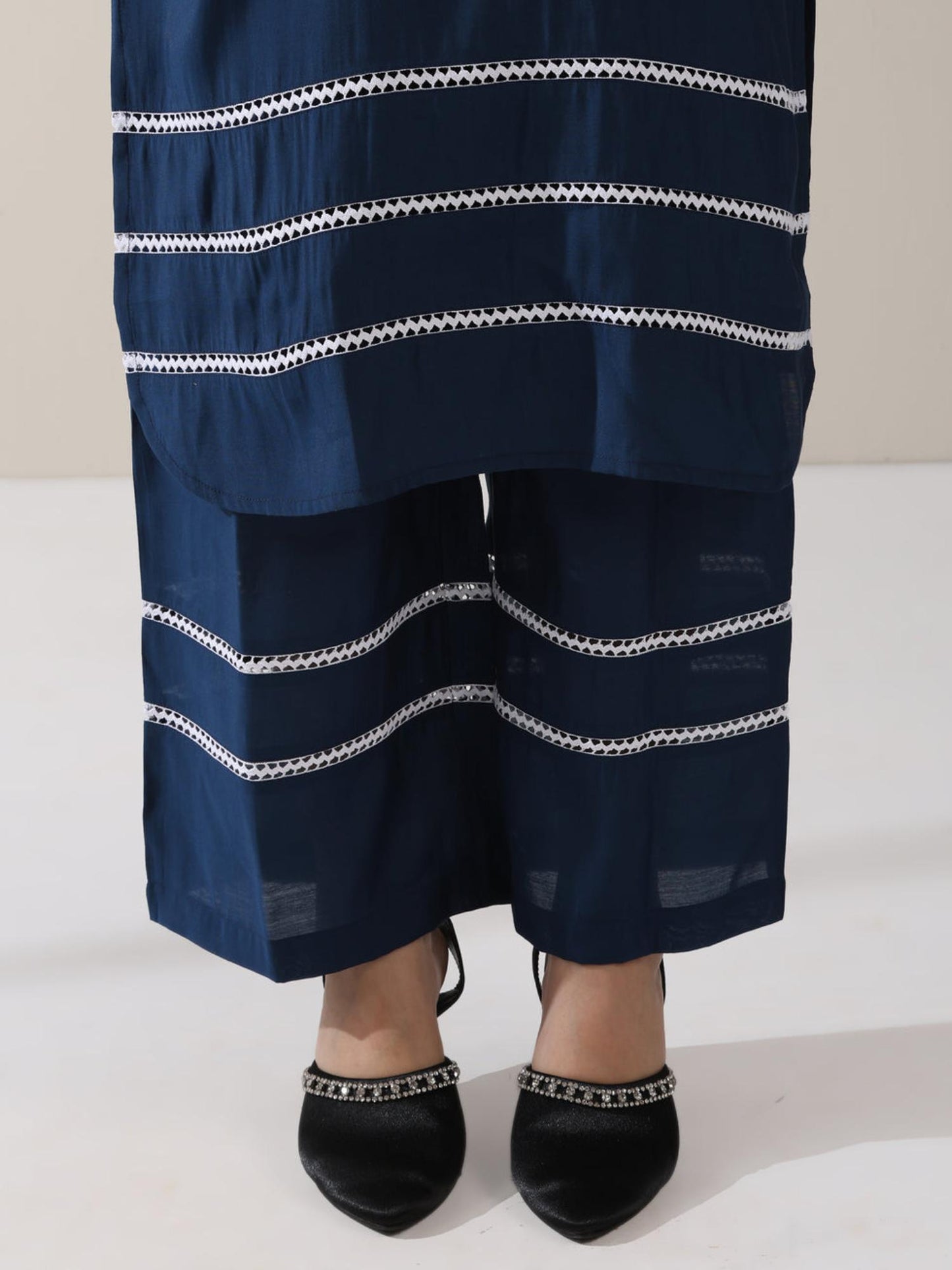 Women Navy Blue Cotton Blend Solid Kurta with Pant