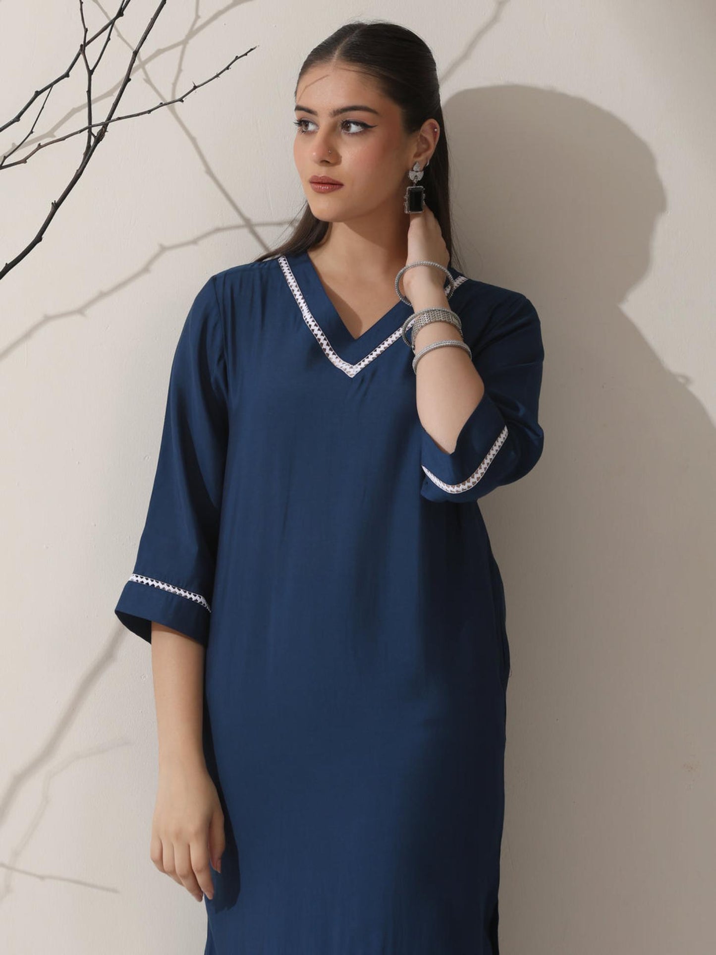 Women Navy Blue Cotton Blend Solid Kurta with Pant