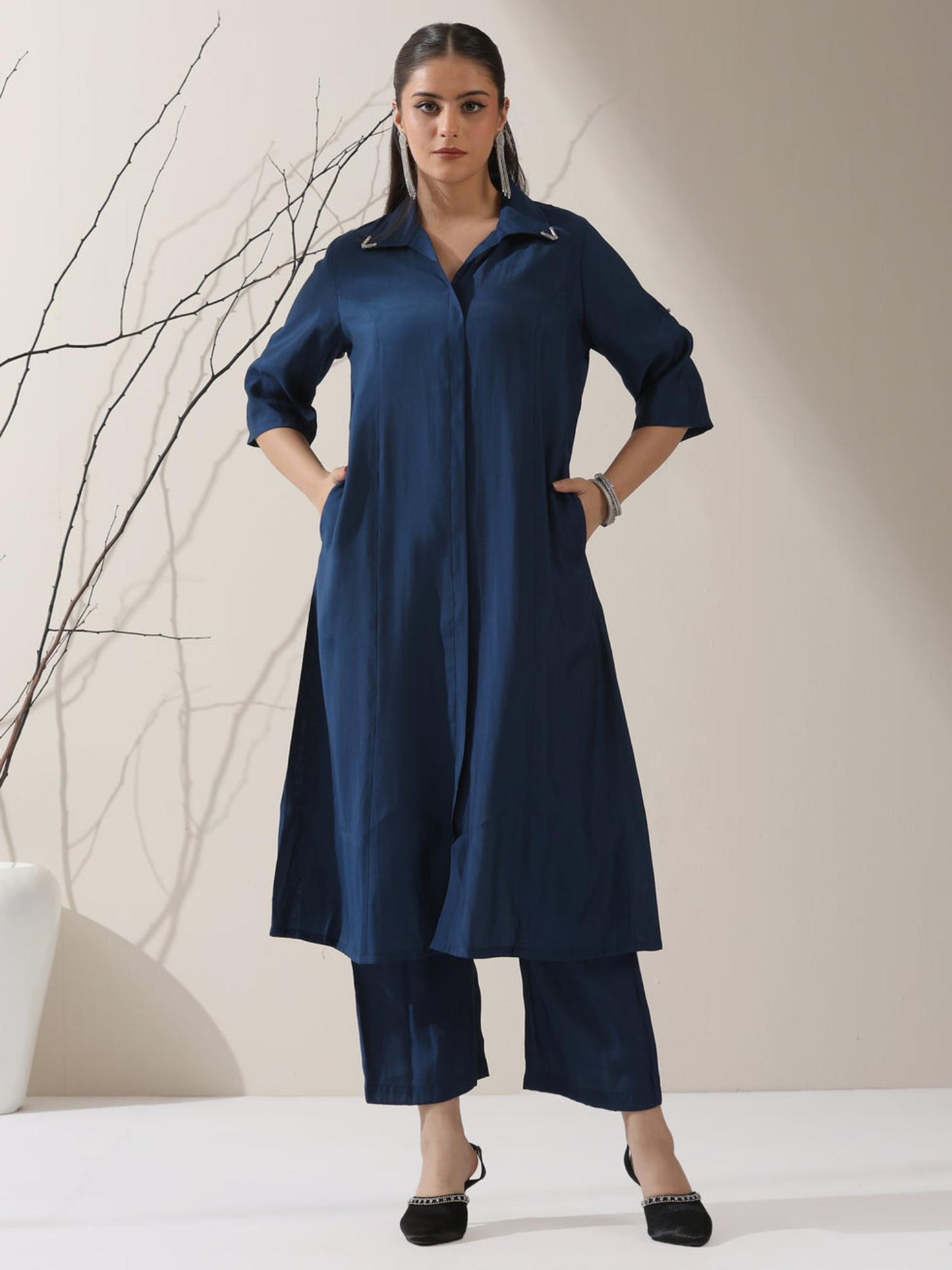 Women Navy Blue Cotton Blend Solid Kurta with Pant