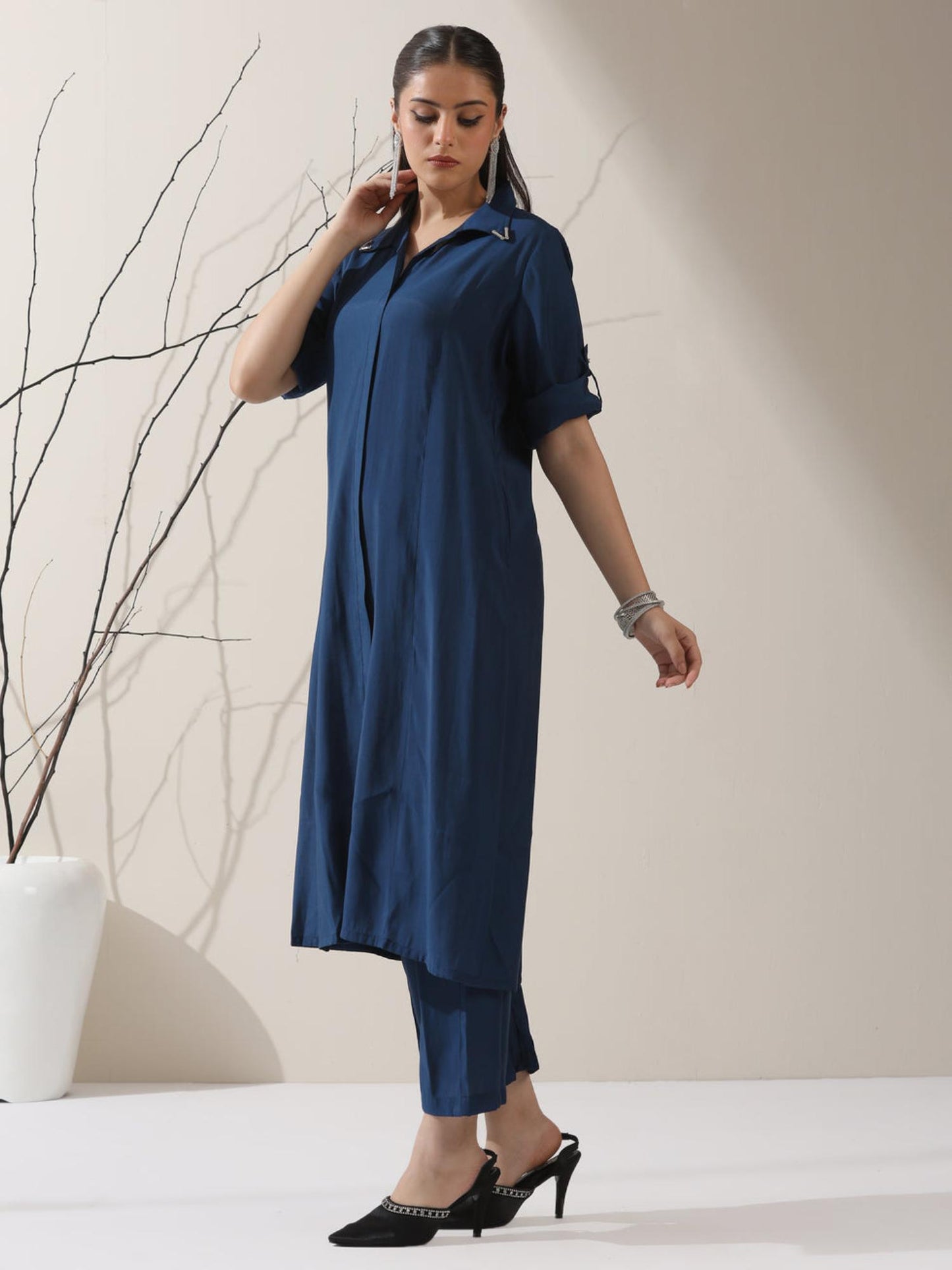 Women Navy Blue Cotton Blend Solid Kurta with Pant