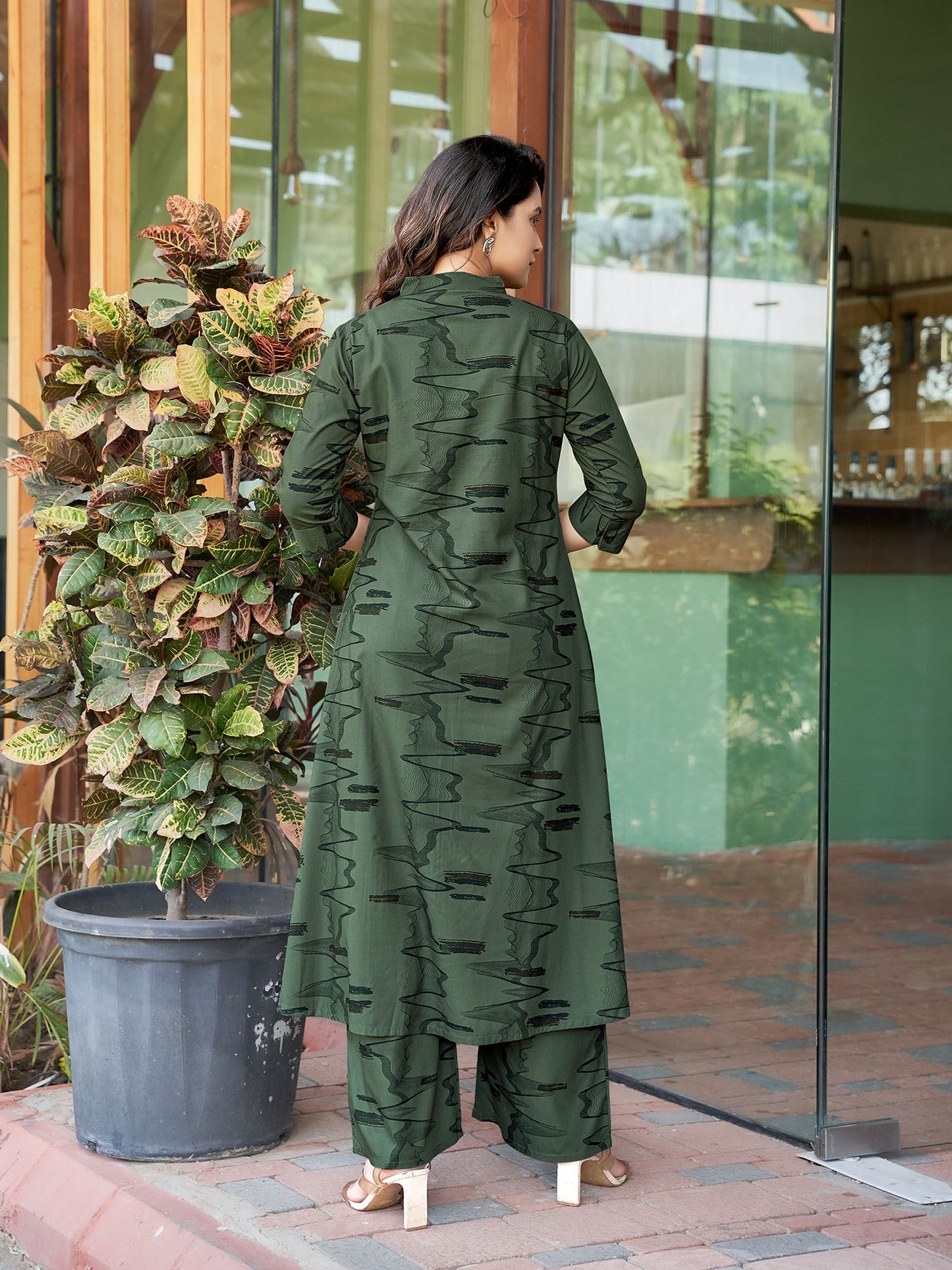 Women Dark Green Rayon Abstract Print Co-Ord (Set of 2)