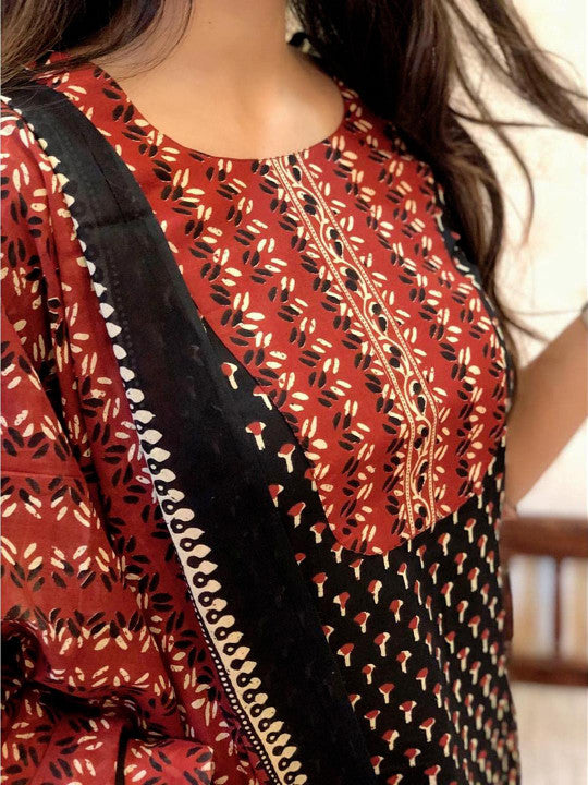 Ethnic basket Women Black Cotton Blend Kurta Sets With Dupatta