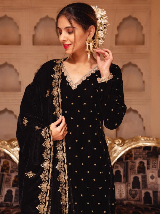 Calmna V-Neck Floral Embroidered Thread Work Velvet Straight Kurta