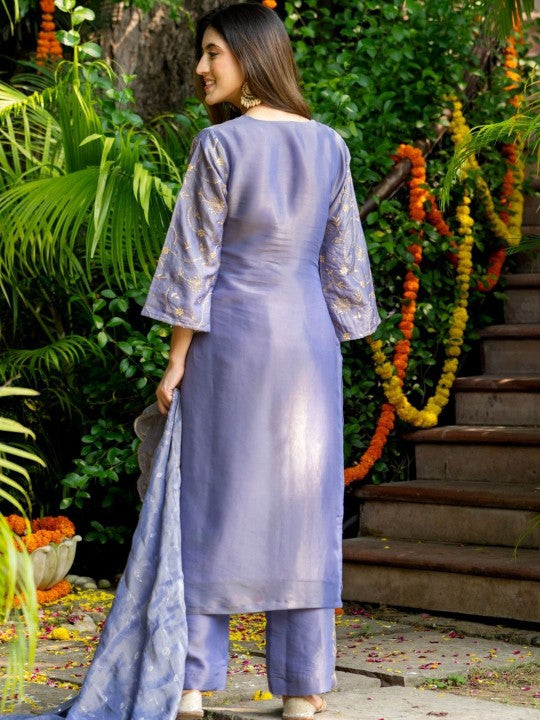 HOUSE OF JAMOTI Floral Embroidered Thread Work Straight Kurta