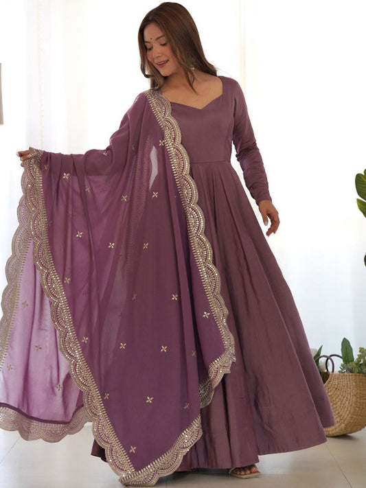 JATRIQQ Sweetheart Neck Pleated Anarkali Kurta With Trousers & Dupatta