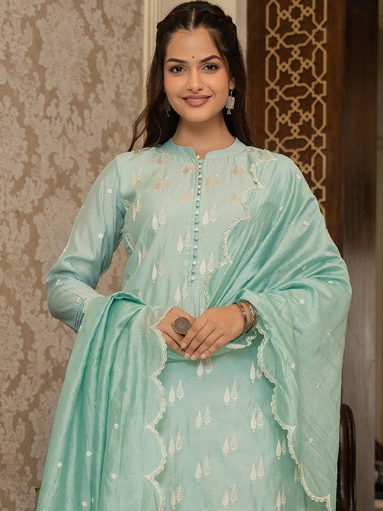 AHIKA Women Embroidered Regular Thread Work Kurta