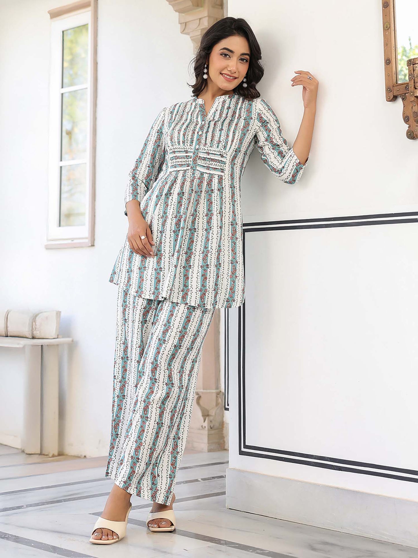Women White Floral Co-Ord (Set of 2)