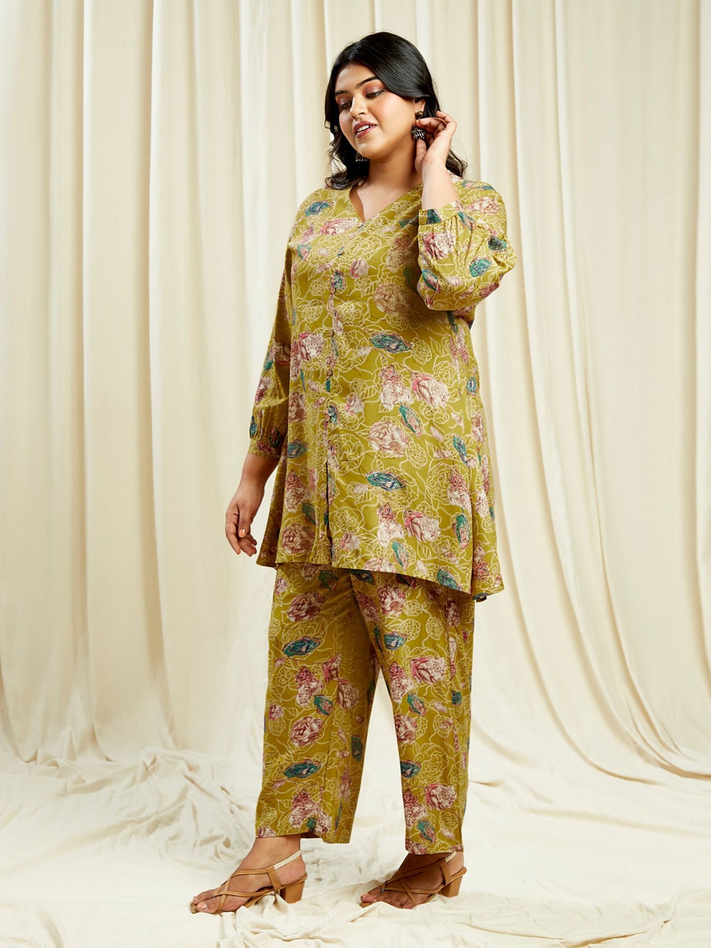 Gloplus Women Yellow V-Neck Floral Print Tunic With Wide Leg Trousers Plus Size Co-Ord Set