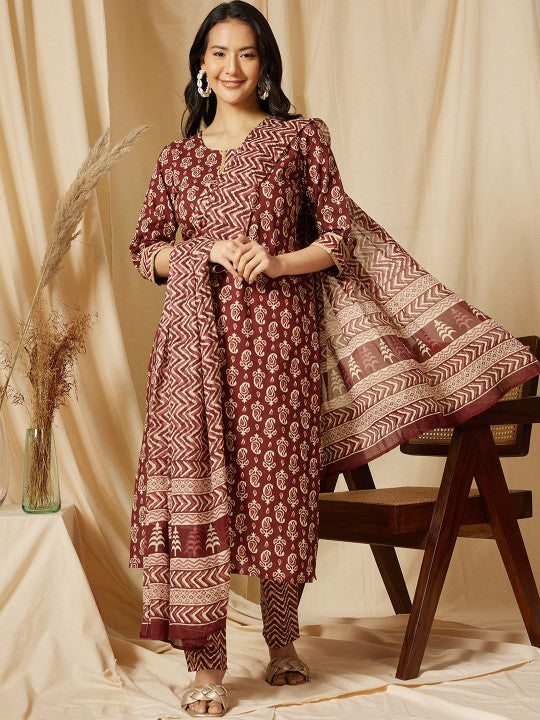 Ginni Arora Label Round Neck Paisley Printed Cotton Kurta with Trouser & Dupatta