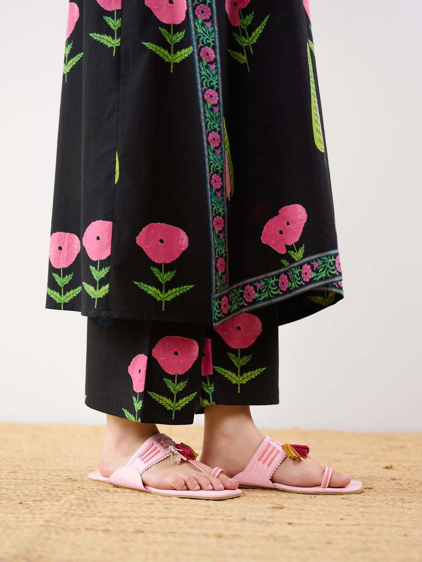 Black Begum’s Bagh Printed Kurta and Pant Co-ord (Set of 2)