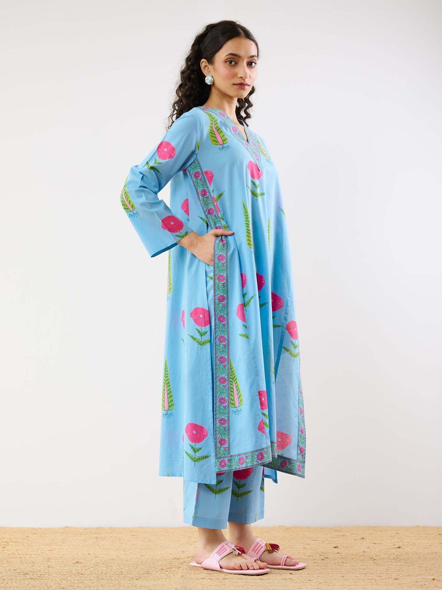 Blue Begum’s Bagh Printed Kurta and Pant Co-ord (Set of 2)